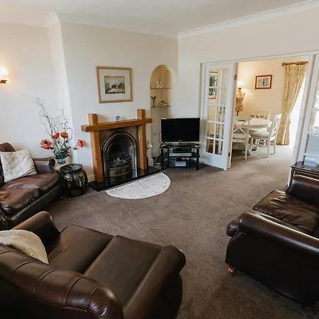 Willow Cottage - Cost 3 Bed Cottage In Penrhyn Bay With Sea Views With Access To Snowdonia Rhôs-on-Sea Exterior foto