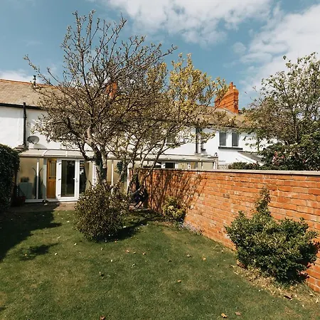 Willow Cottage - Cost 3 Bed Cottage In Penrhyn Bay With Sea Views With Access To Snowdonia Rhôs-on-Sea Exterior foto
