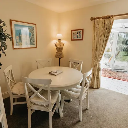 Willow Cottage - Cost 3 Bed Cottage In Penrhyn Bay With Sea Views With Access To Snowdonia Rhôs-on-Sea Exterior foto