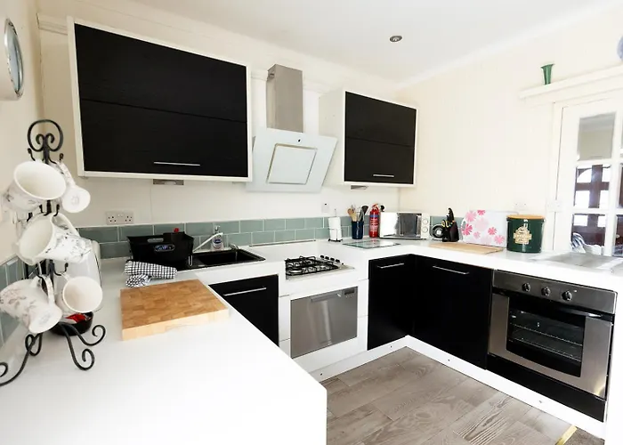 Willow Cottage - Cost 3 Bed Cottage In Penrhyn Bay With Sea Views With Access To Snowdonia
