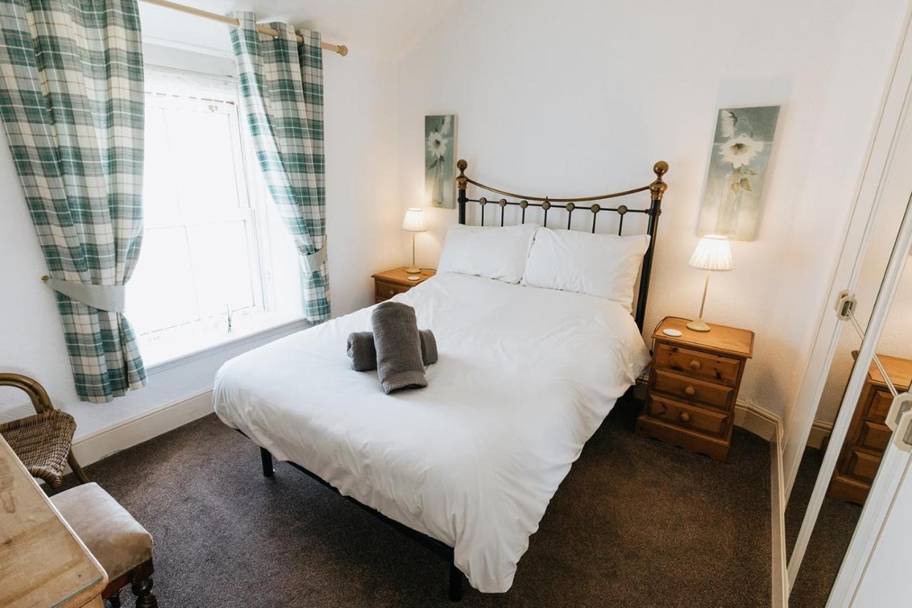 Willow - Cost 3 Bed In Penrhyn Bay With Sea Views With Access To Snowdonia