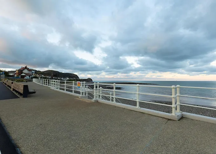 Willow Cottage - Cost 3 Bed Cottage In Penrhyn Bay With Sea Views With Access To Snowdonia