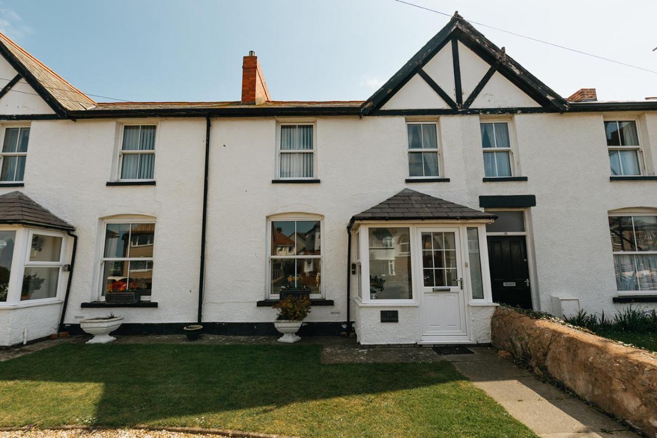Willow - Cost 3 Bed In Penrhyn Bay With Sea Views With Access To Snowdonia Holiday home Rhos-on-Sea