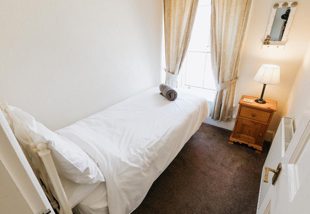 Holiday home Willow - Cost 3 Bed In Penrhyn Bay With Sea Views With Access To Snowdonia Rhos-on-Sea