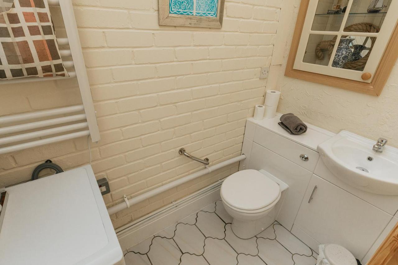 Willow - Cost 3 Bed In Penrhyn Bay With Sea Views With Access To Snowdonia