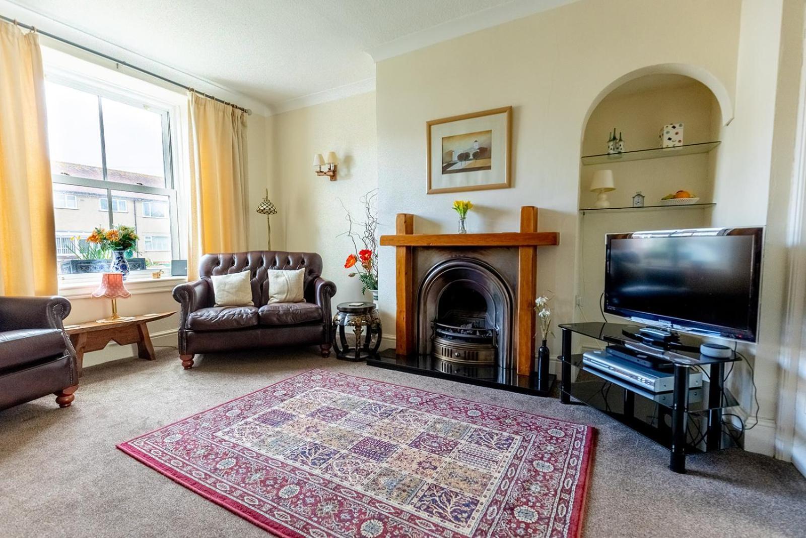 Willow - Cost 3 Bed In Penrhyn Bay With Sea Views With Access To Snowdonia Holiday home